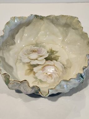 Antique Rs Prussia Hand-Painted Rose Gold Color Trim Cabbage Leaf Ceramic Bowl